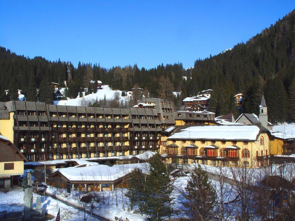Hotel Club Relais Des Alpes Madonna エクステリア 写真